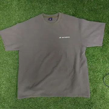 new balance 올리브 T셔츠