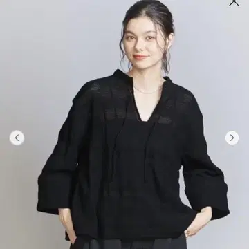 [ 새상품급 ] BEAUTY&YOUTH 러셀 메쉬 V넥 풀오버