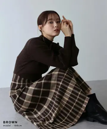 브라운 체크 무늬 롱 니트 원피스