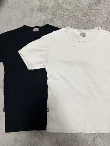 AVIREX 티셔츠 화이트 블랙 2장 세트 (M S)