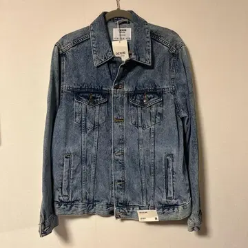 [미사용 새상품] Bershka 데님 자켓 M 사이즈 라이트 블루