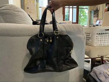 블랙 가죽풍 핸드백