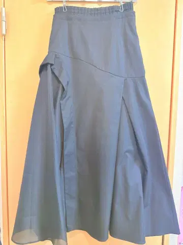 un3d. 38 블랙 비대칭 롱 스커트