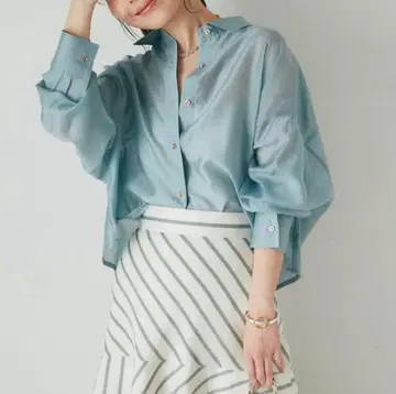 라부티크 봉봉 시어 크롭 셔츠