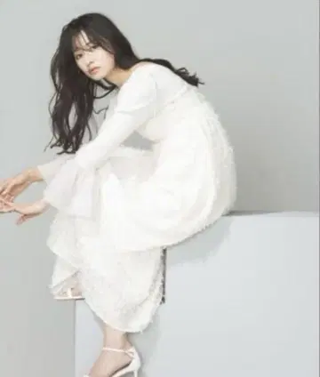 내추럴 뷰티 베이직 벨 슬리브 니트