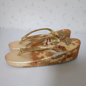 조리 23cm 골드 컬러와 오렌지 꽃무늬 학 자수