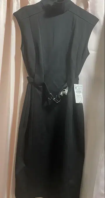 ZARA 블랙 슬리브리스 원피스 벨트 포함
