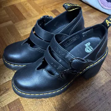 Dr. Martens 멜리 제인 24cm 상자 없음