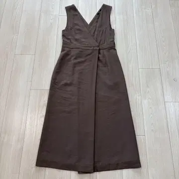 어반 리서치 로쏘 ROSSO V넥 원피스 점퍼 스커트