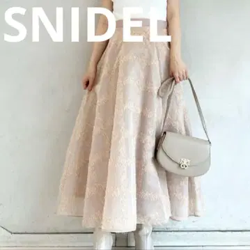 가격 대폭 인하 새상품급 SNIDEL 스나이델 프린지 자카드 스커트