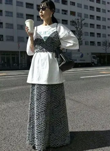 아메리 빈티지 TAYLOR OPAL DENIM SKIRT