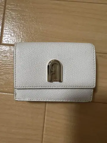 FURLA 훌라 3단 폴더형 지갑 미니 지갑 화이트 가죽