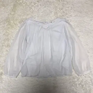 OFUON 화이트 긴팔 블라우스 사이즈 M