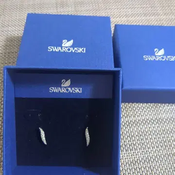 Swarovski 실버 스터드 귀걸이
