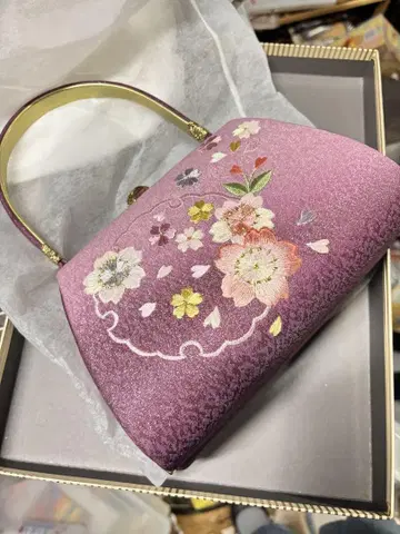 화삼채 보라색 꽃무늬 자수 일본 의류용 백