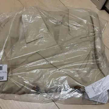 베이지 나일론 다운 자켓 후드 부착
