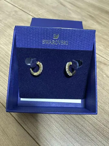 Swarovski 골드 후프 귀걸이