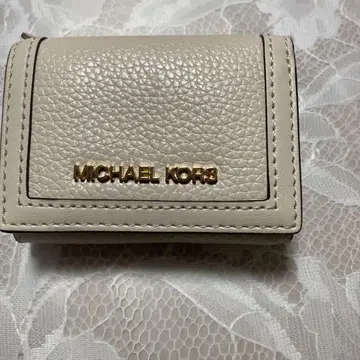 MICHAEL KORS 베이지 3단 폴더형 지갑