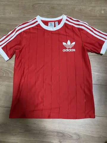 adidas 빨간색 반팔 티셔츠 XS