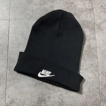 나이키 스우시 자수 로고 블랙 니트 모자 니트 캡 비니