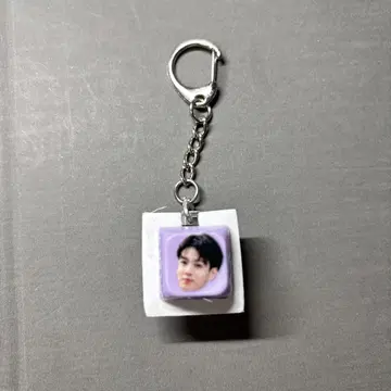 정국 키링 컴퓨터 키 빛납니다