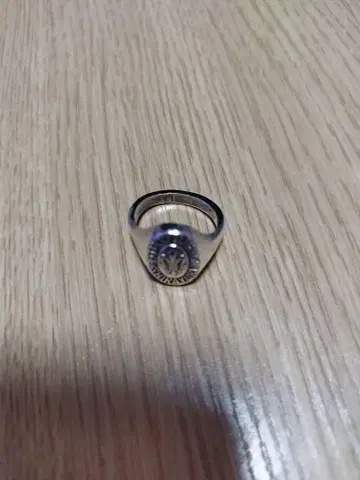 백합여자대학 칼리지 링