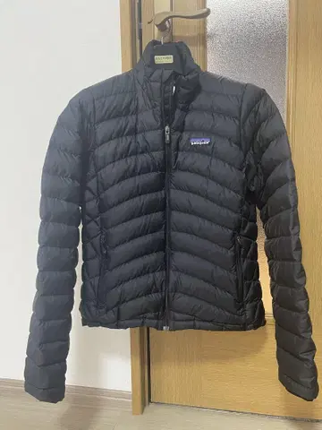 Patagonia 블랙 다운 자켓 M 사이즈