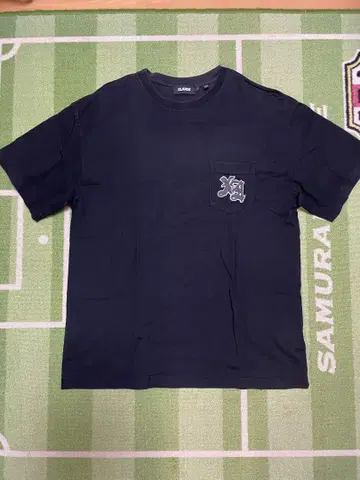 XLARGE 블랙 자수 T셔츠