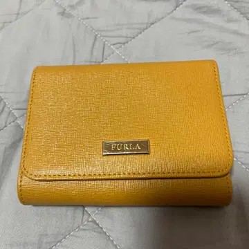 FURLA 삼단 접이식 지갑 금 플레이트 새상품급