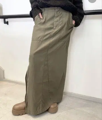 새상품 L'Appartement 레미리프 Military Skirt