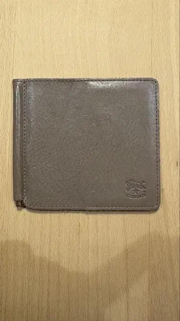 그레이 가죽 이단 접이식 머니클립 일비종떼