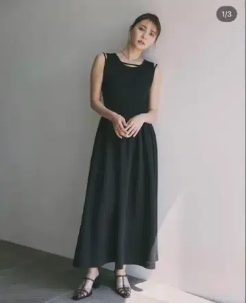 블랙 슬리브리스 티셔츠 원피스