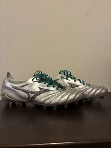 Mizuno 축구화 실버/그린