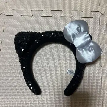 유니버설 키티 블랙 스팽글
