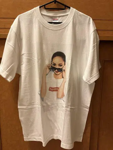 아무로 나미에 셔츠 화이트 L 사이즈 새상품 wwd