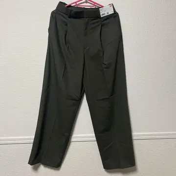 UNIQLO 턱 와이드 팬츠 M 사이즈 올리브