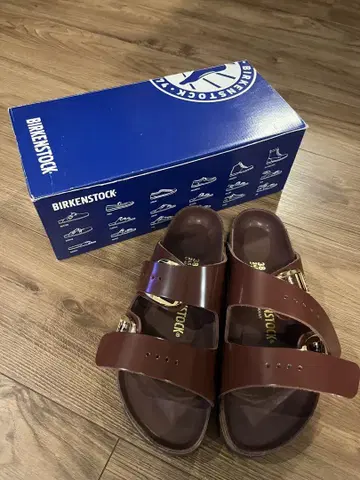 [ 새상품 ] BIRKENSTOCK 브라운 컴포트 샌들 38
