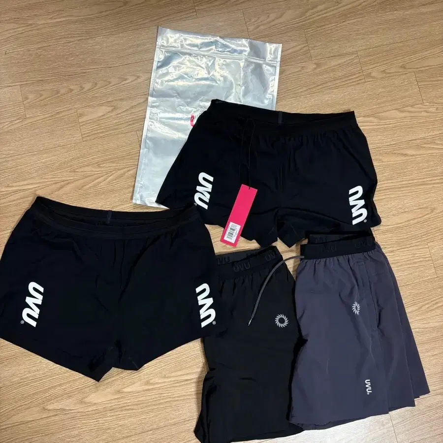 UVU Split Shorts Black L #uvu on Bunjang Global Site.