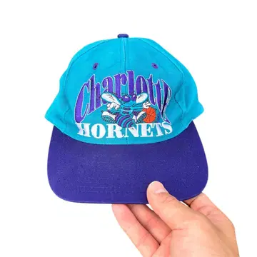 00s NBA 'Charlotte Hornets' cap