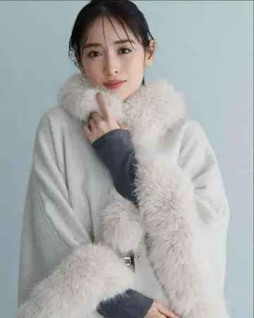 스나이델 snidel 퍼 달린 미들 케이프 코트