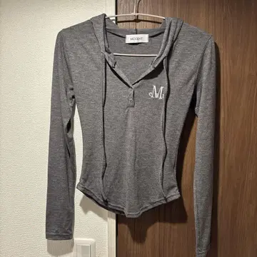 MUCENT Luen Signature Slim Hoodie 차콜