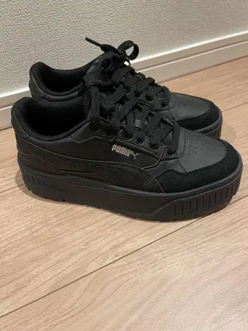 PUMA 블랙 통굽 스니커즈