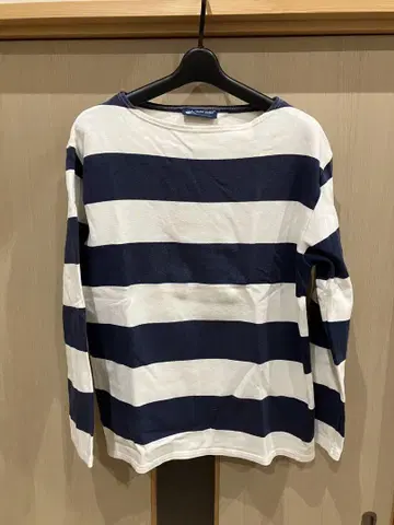SAINT JAMES 긴팔 티셔츠 네이비와 화이트