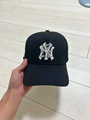 BY ANY MEANS 블랙 캡 사이즈 8