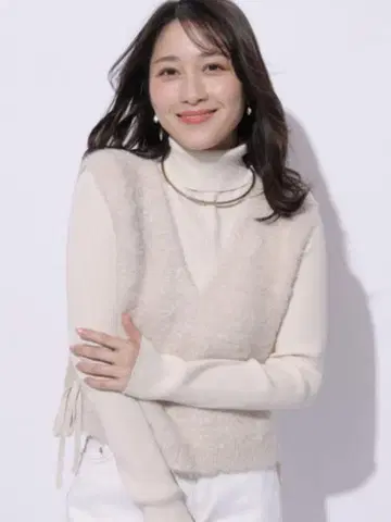 Apuweiser-riche 키라키라 페더 슬리브리스 니트