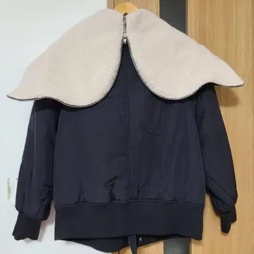 플리스 카라 부착 네이비 점퍼