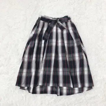 플레어 스커트 전후 비대칭 롱 기장 타탄 체크 안감 네이비