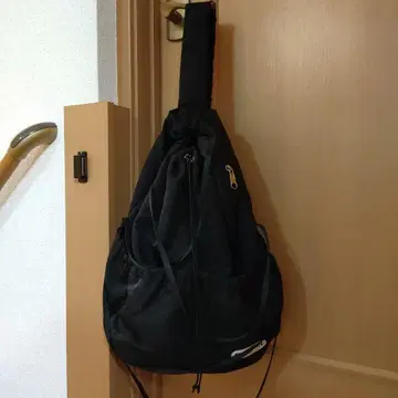 아웃도어 개더 원숄더백 블랙