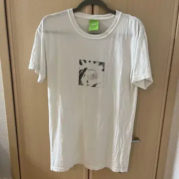 HUF 화이트 티셔츠 S 사이즈
