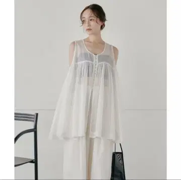 hella sheer volume tops /ivory